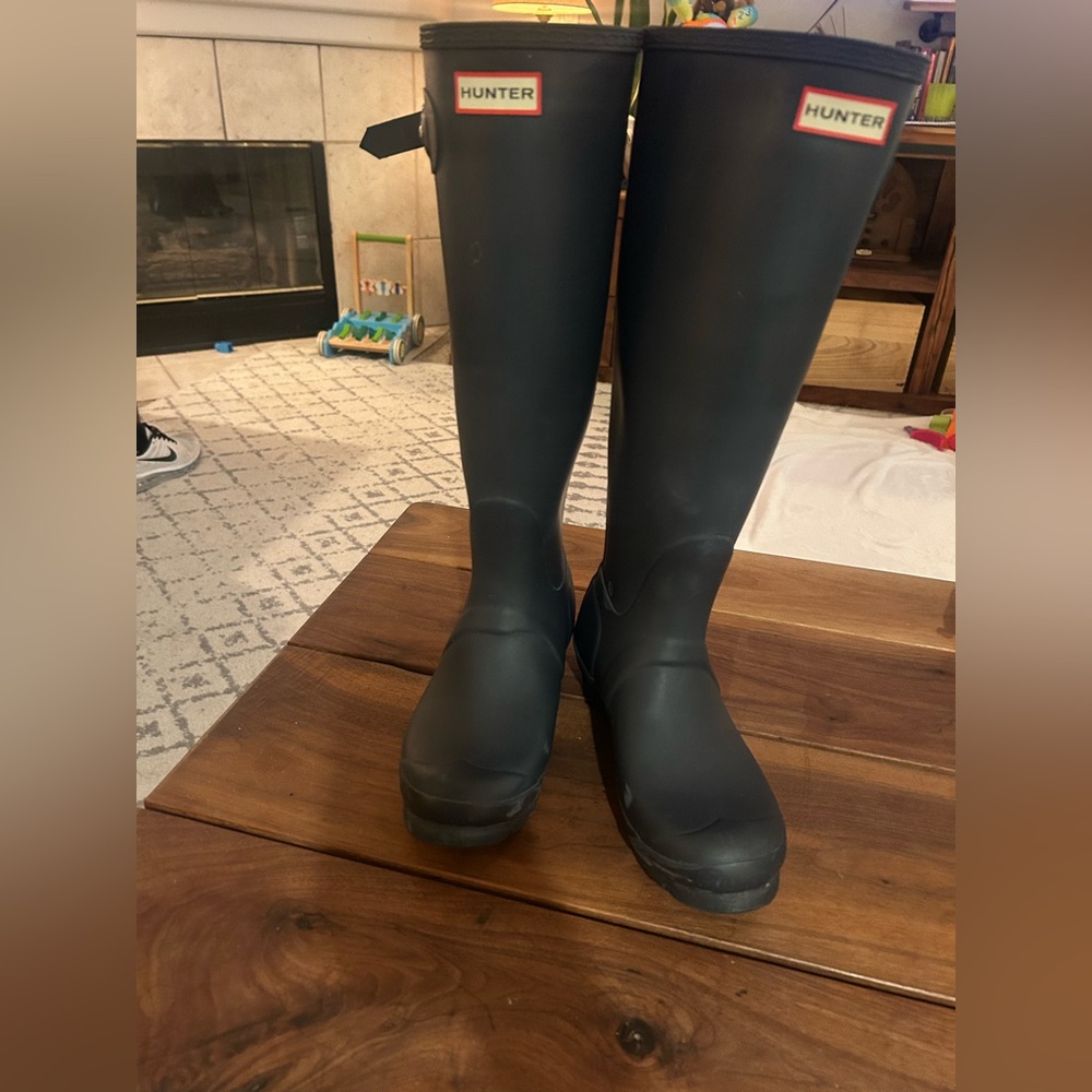 Hunter Navy blue Winter Rain Boots with Sturdy Sole